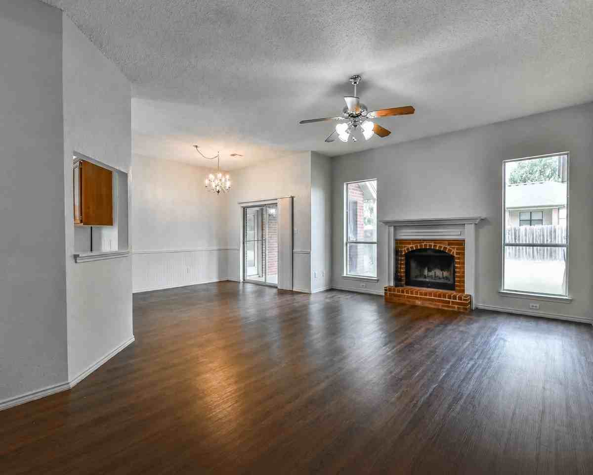 5007 Chad Dr - Photo 3 of 11