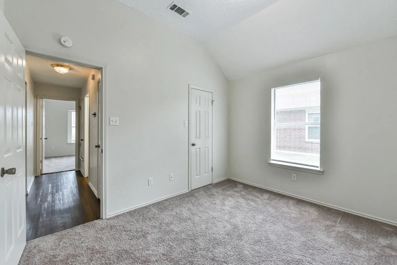 5007 Chad Dr - Photo 6 of 11