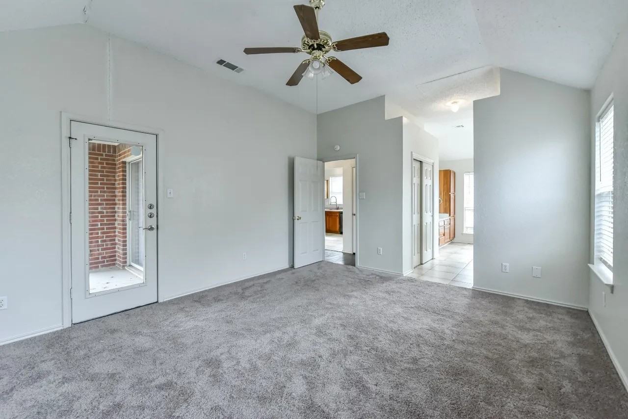 5007 Chad Dr - Photo 7 of 11