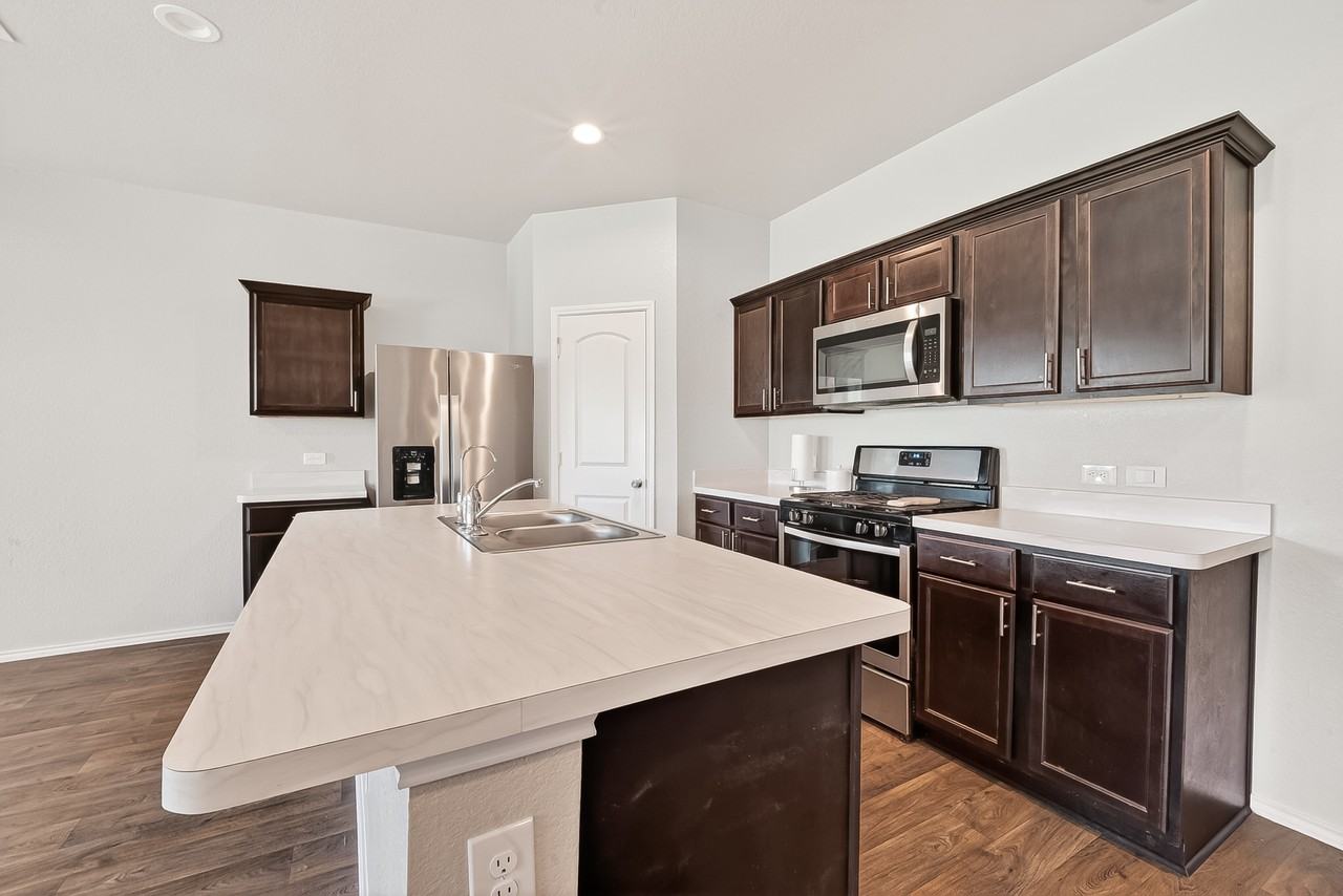 21500 Rustic Elm Dr - Photo 7 of 33