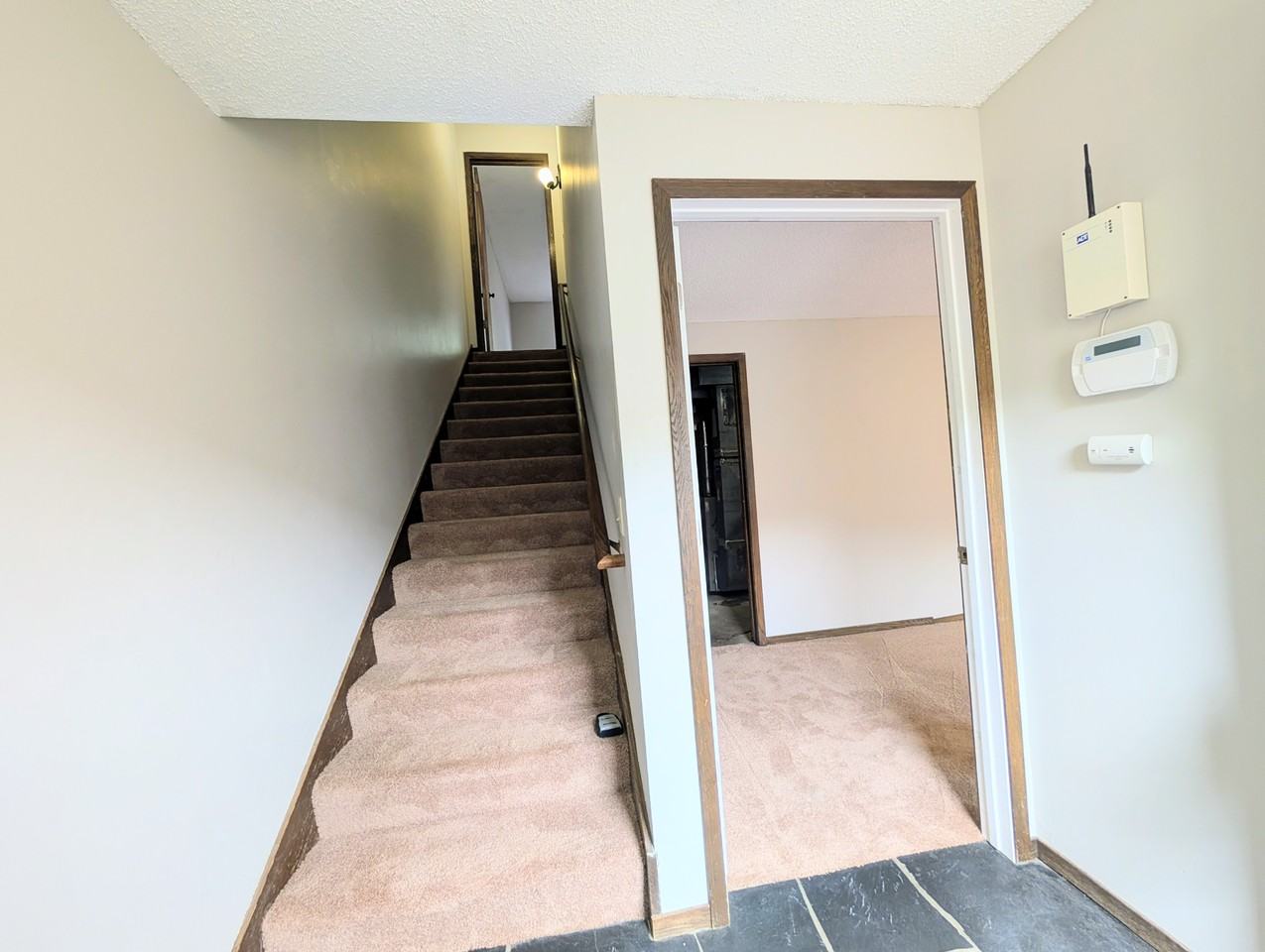 170 Wentworth Ave W #E - Photo 5 of 18