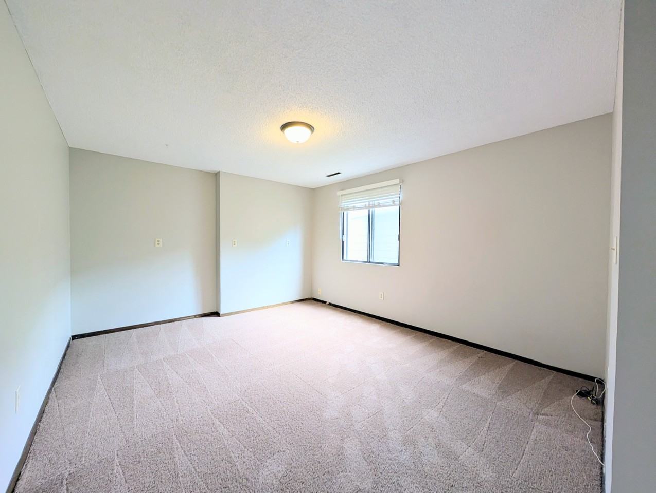 170 Wentworth Ave W #E - Photo 7 of 18