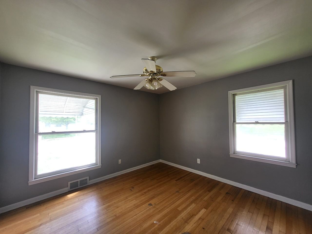 15305 Evergreen Ave - Photo 5 of 14
