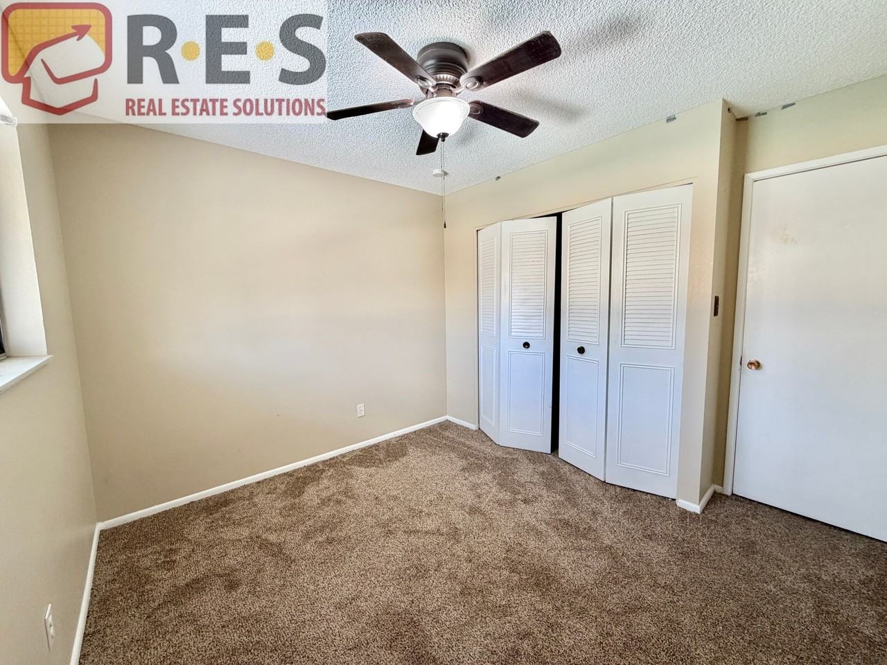 9066 E Lehigh Ave - Photo 5 of 13