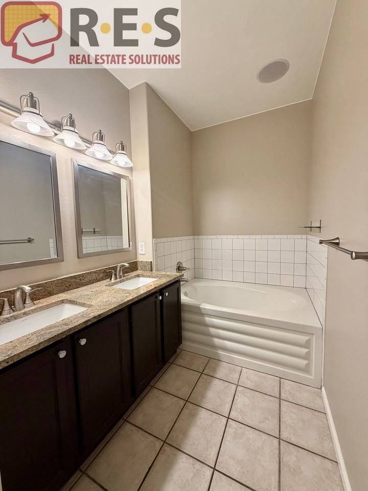 8500 E Jefferson Ave #10J - Photo 6 of 14