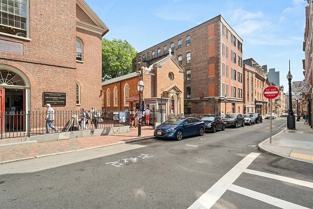 181 Salem St #18F - Photo 4 of 7