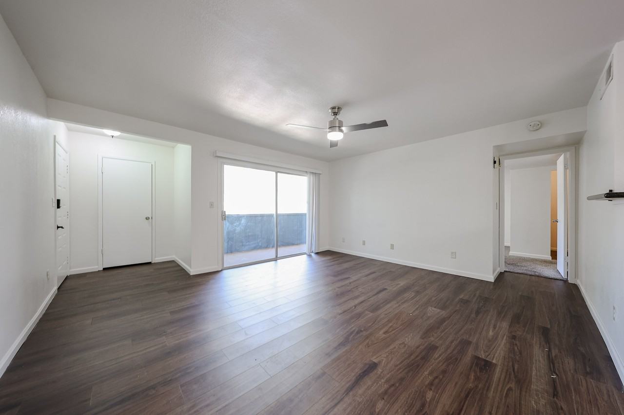 4608 W Maryland Ave #208 - Photo 3 of 32