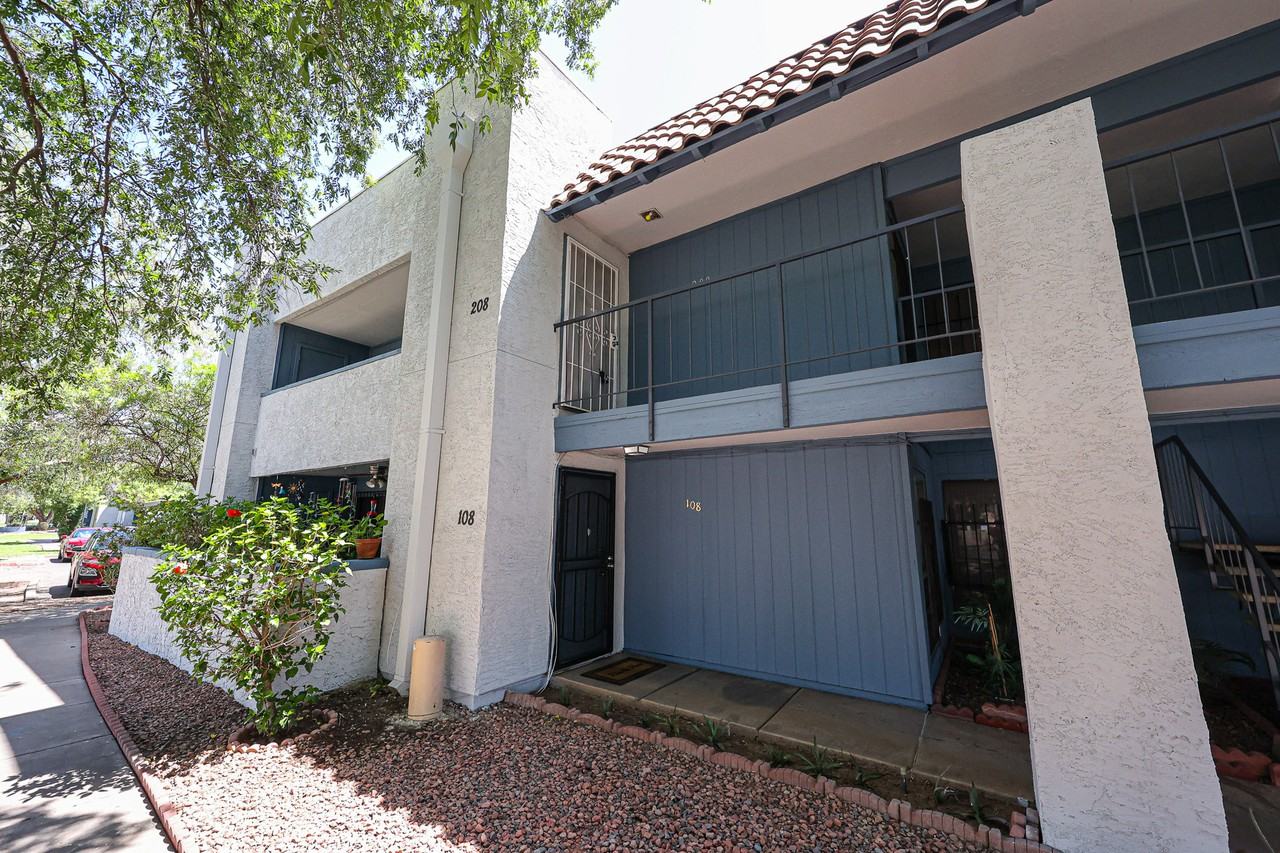 4608 W Maryland Ave #208 - Photo 4 of 32