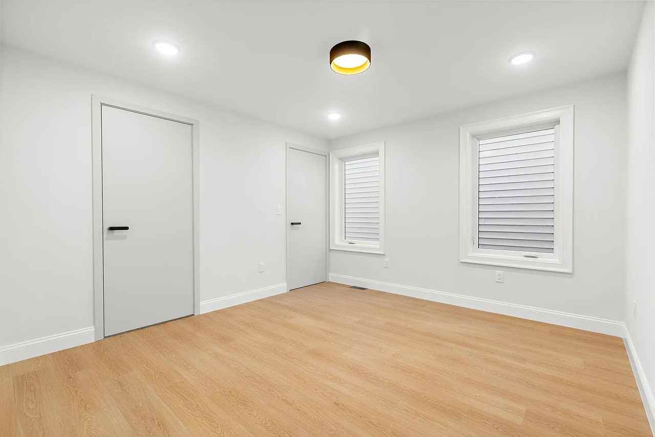 192 Cambridge Ave - Photo 7 of 13