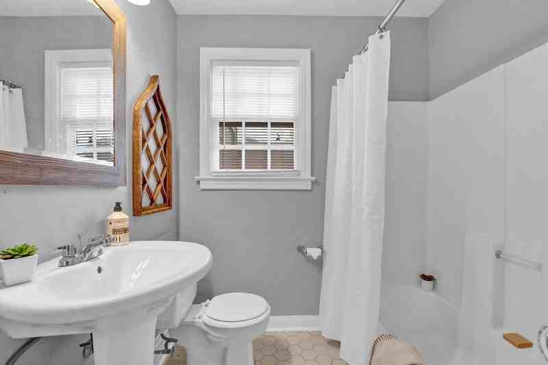 112 S Greer St - Photo 4 of 21
