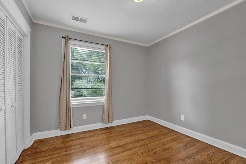 112 S Greer St - Photo 7 of 21