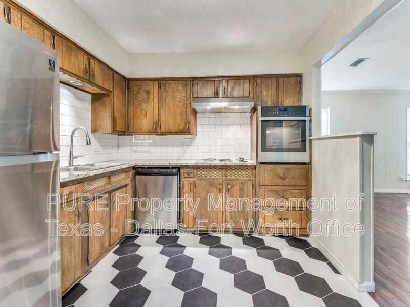 1224 Parkwood Pl - Photo 6 of 17