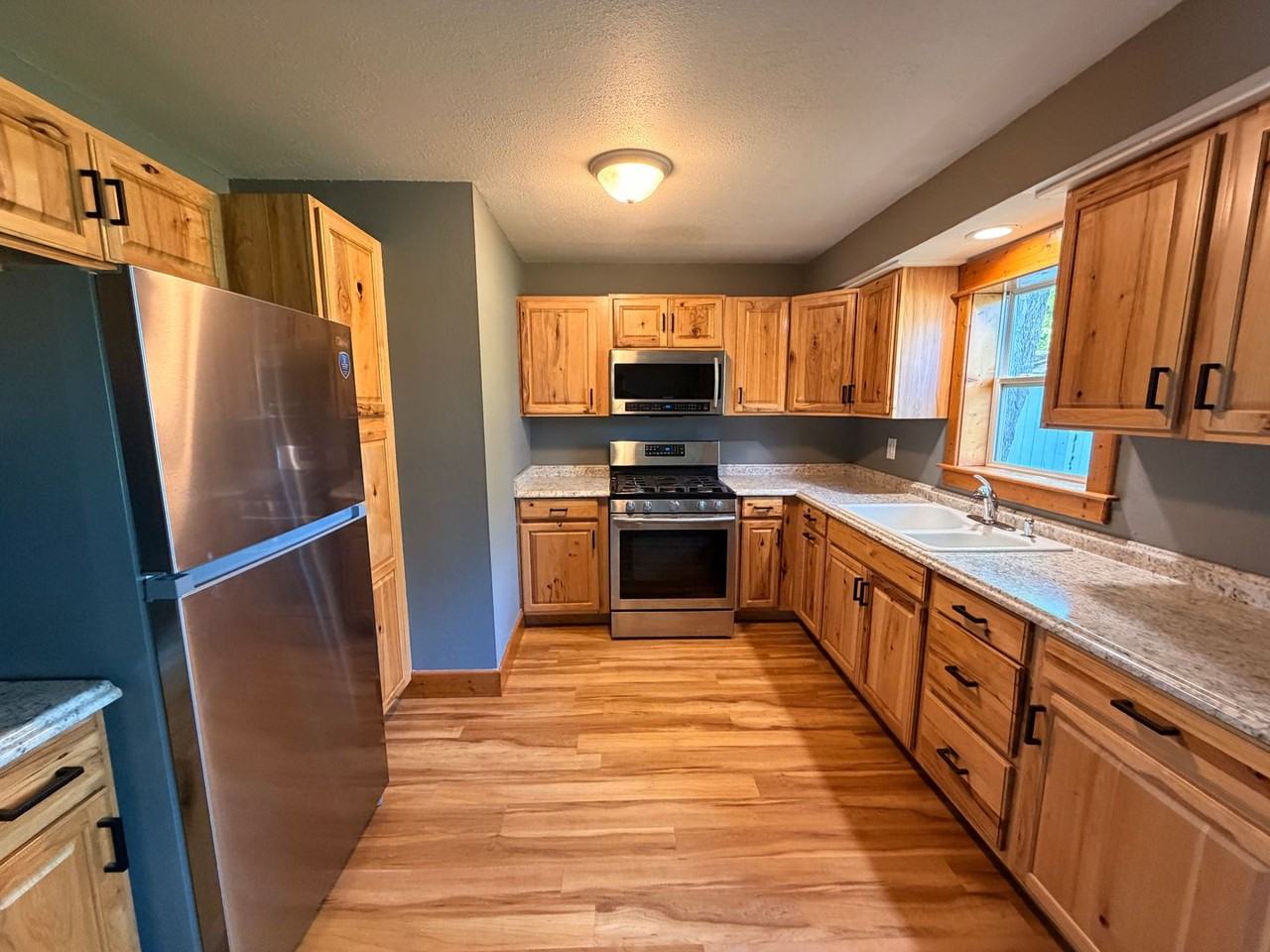 426 Cherry St - Photo 2 of 11