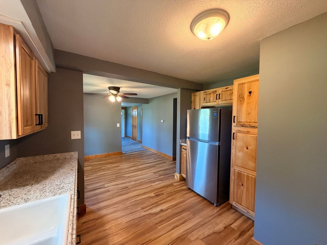 426 Cherry St - Photo 4 of 11