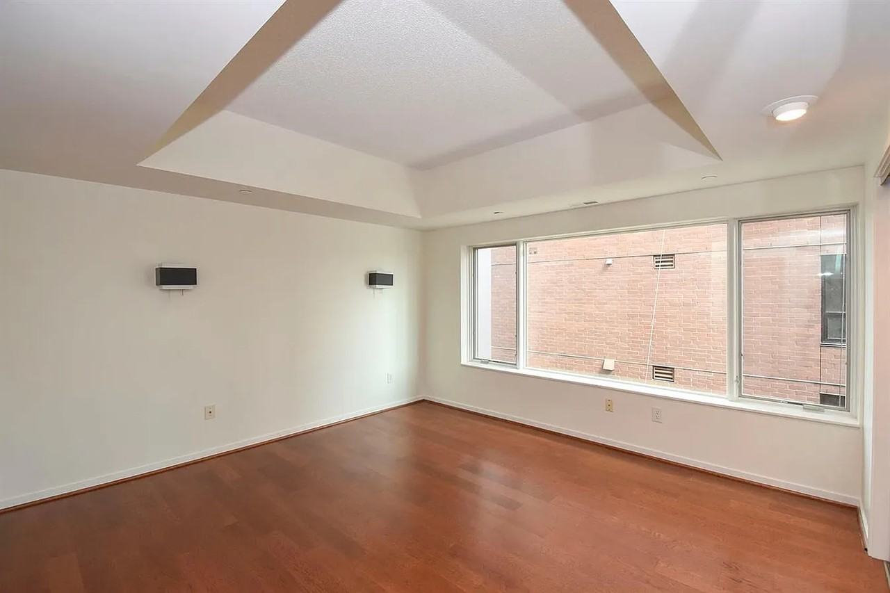 505 E Huron St - Photo 4 of 9