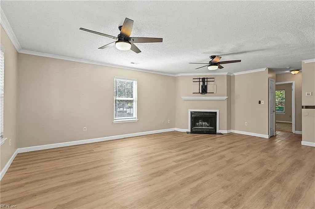 201 Westover Ave - Photo 4 of 16