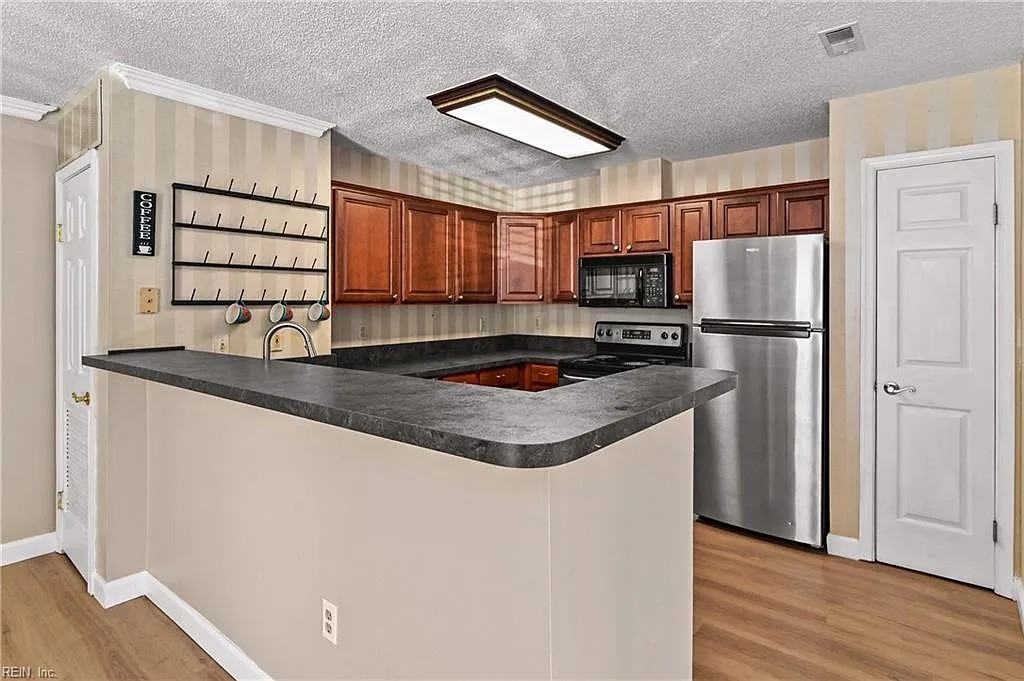 201 Westover Ave - Photo 6 of 16