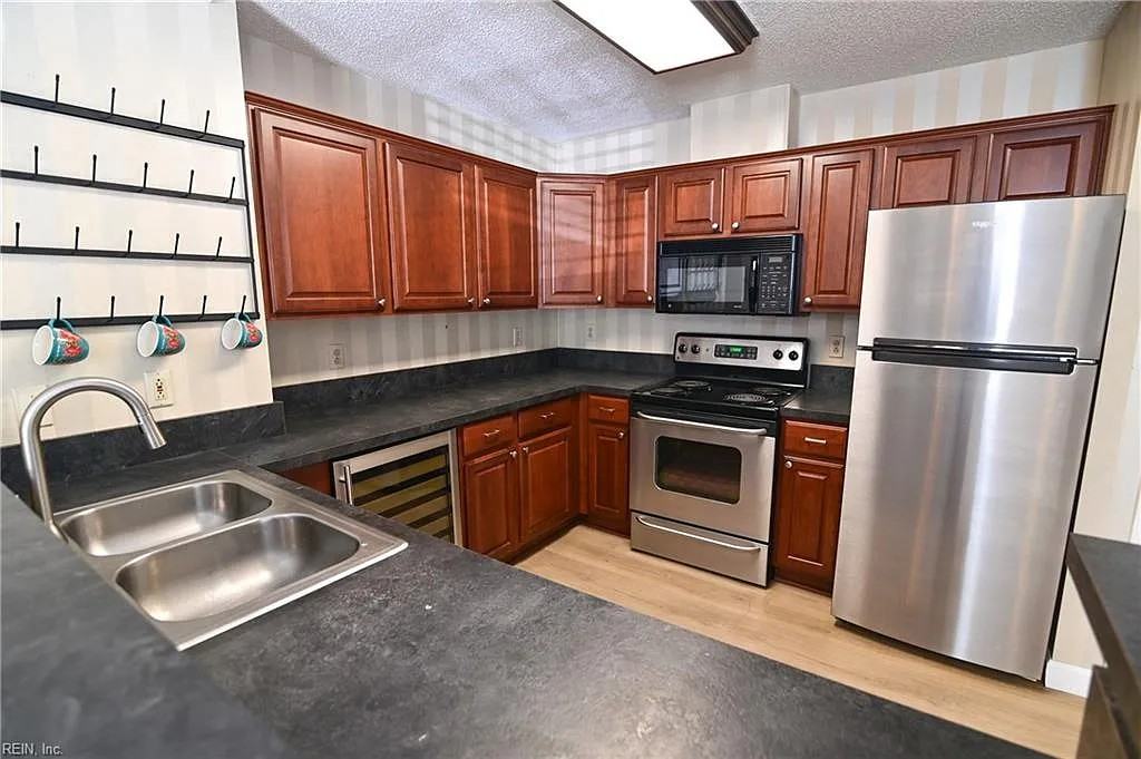 201 Westover Ave - Photo 7 of 16
