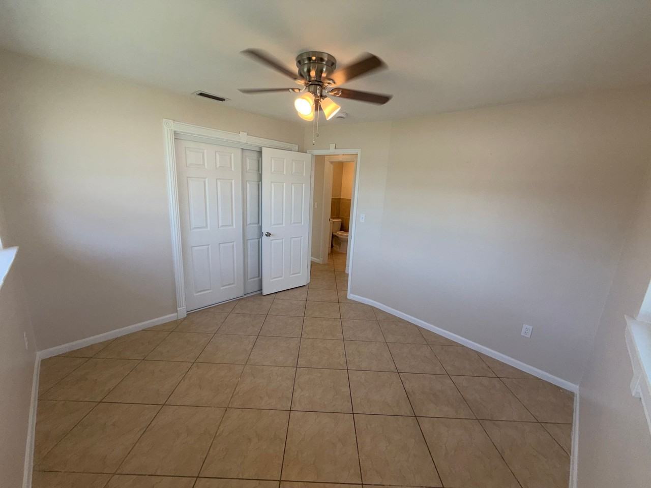 1101 Leeland Heights Blvd E - Photo 4 of 19