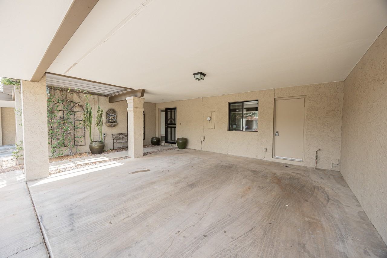 4922 N 42nd Way - Photo 3 of 29
