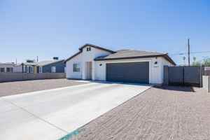 featured image of 2547 E Illini St