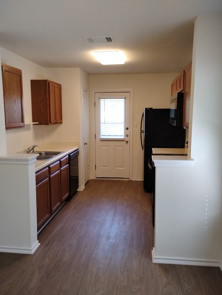12732 Saint Mary Dr - Photo 2 of 18