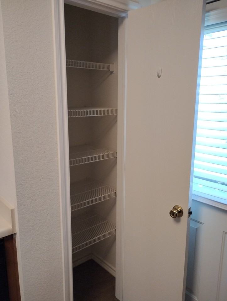 12732 Saint Mary Dr - Photo 4 of 18