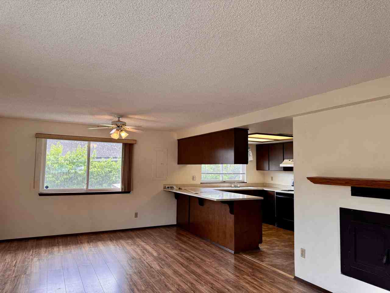 215 S 11th St - Photo 3 of 18