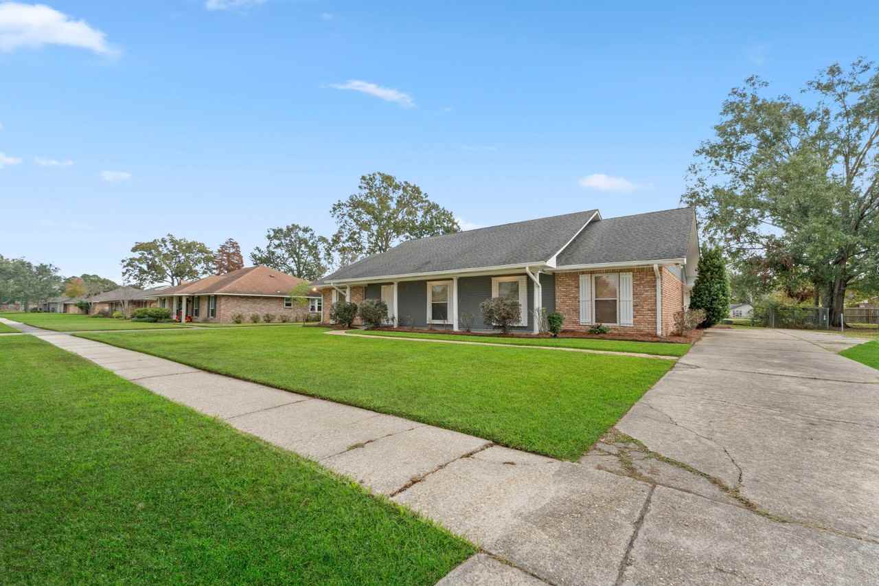 6225 Chattanooga Dr - Photo 2 of 29