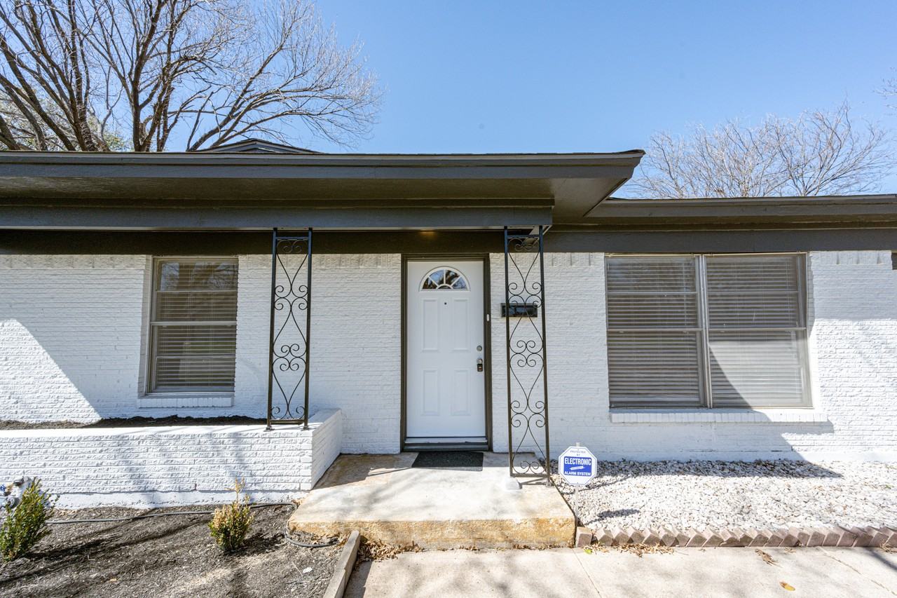 105 Dupont Cir - Photo 3 of 45