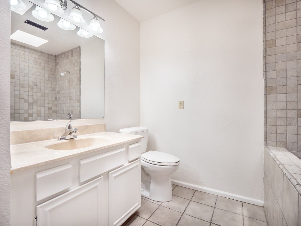 243 Arroyo Seco - Photo 2 of 10
