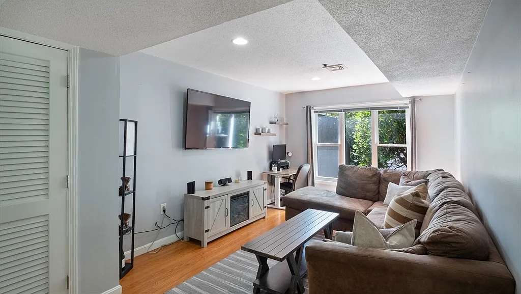 4 Duck Pond Rd - Photo 3 of 11
