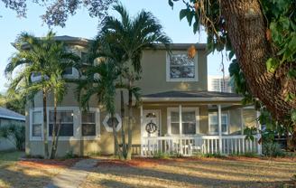 3208 S Esperanza Ave - Photo 1 of 1