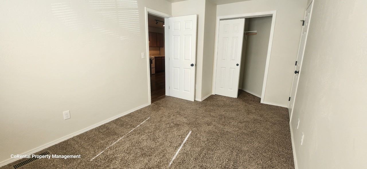 32 W Evergreen Dr - Photo 4 of 27