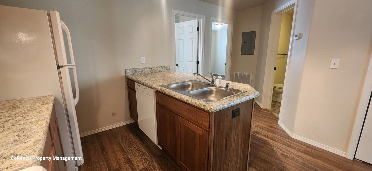 32 W Evergreen Dr - Photo 6 of 27