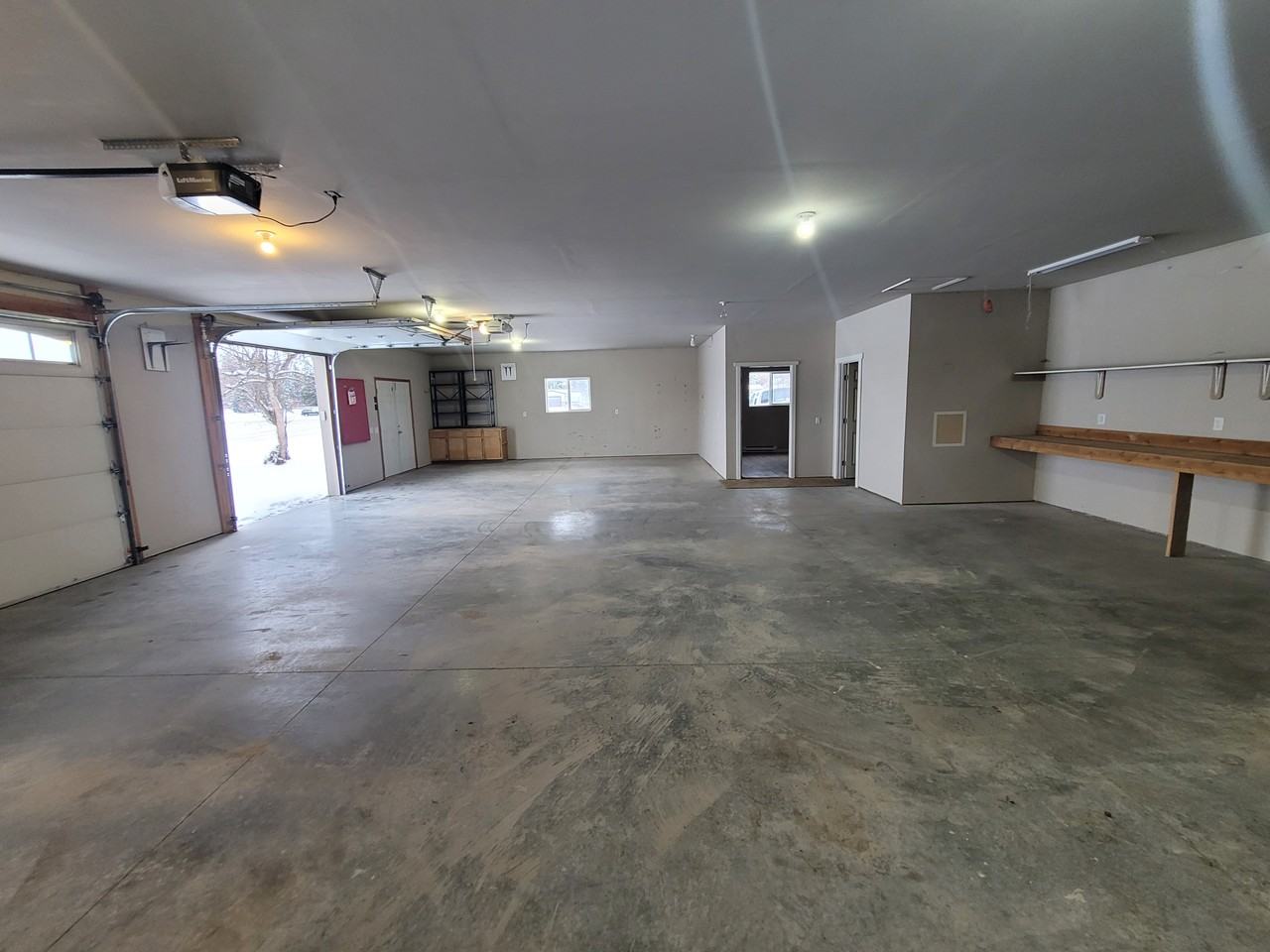 1117 Aspen Ln - Photo 3 of 9