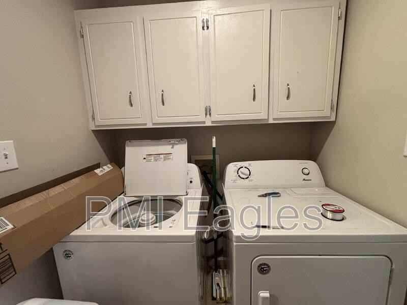1140 Timothy Ave - Photo 7 of 17