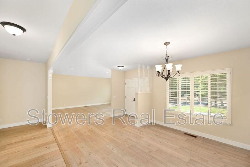 1090 Livorna Rd - Photo 6 of 26