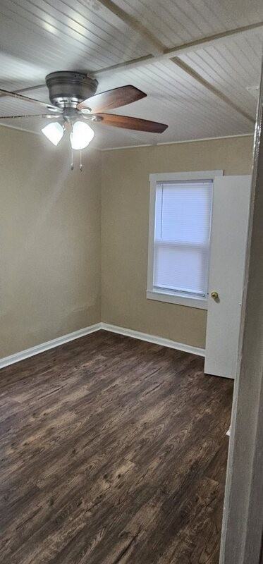 1457 W 29th St - Photo 3 of 4