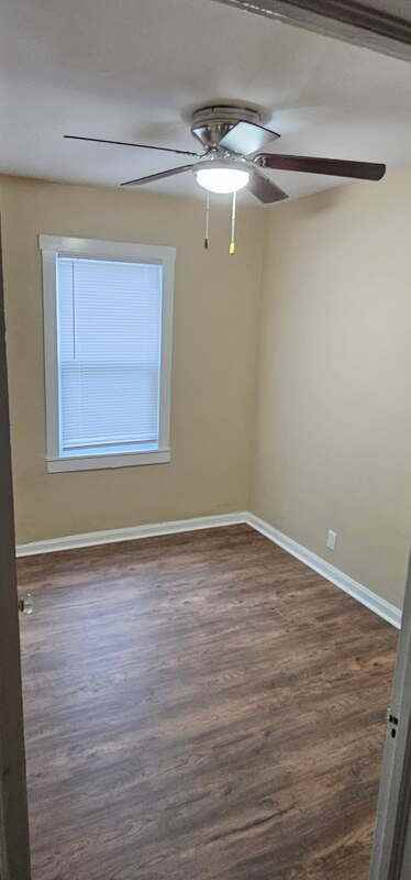 1457 W 29th St - Photo 4 of 4