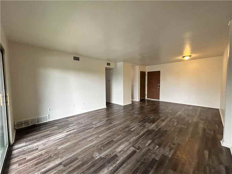 4313 Earl Dr #B7 - Photo 3 of 10