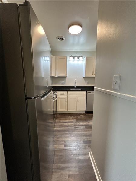 4313 Earl Dr #B7 - Photo 5 of 10