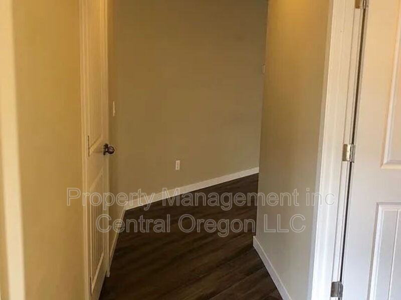 3218 Ne Spring Creek Pl - Photo 5 of 6