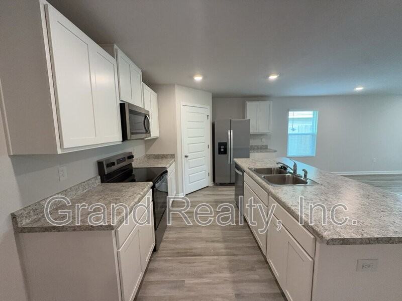 4955 Red Cedar Rd - Photo 5 of 29