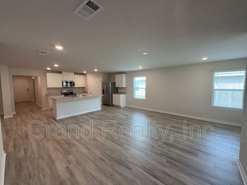 4955 Red Cedar Rd - Photo 7 of 29