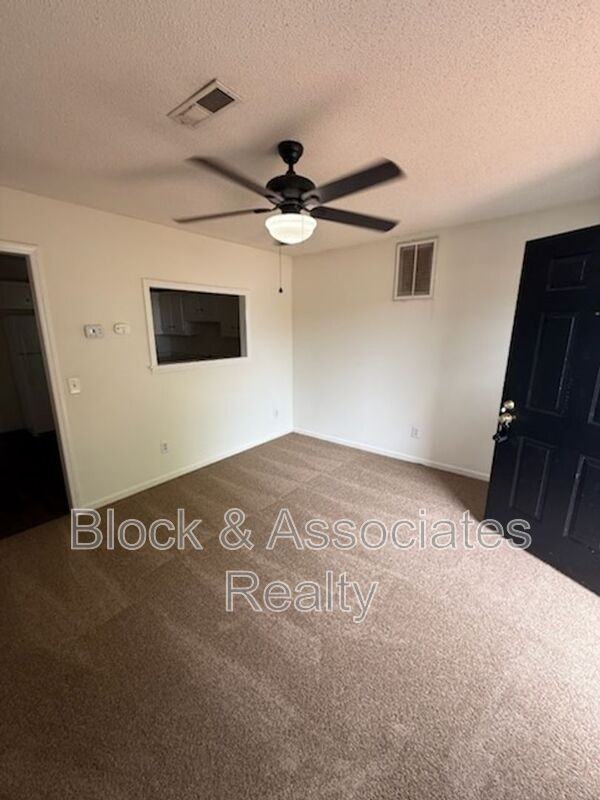 120 W Presnell St #C - Photo 2 of 5