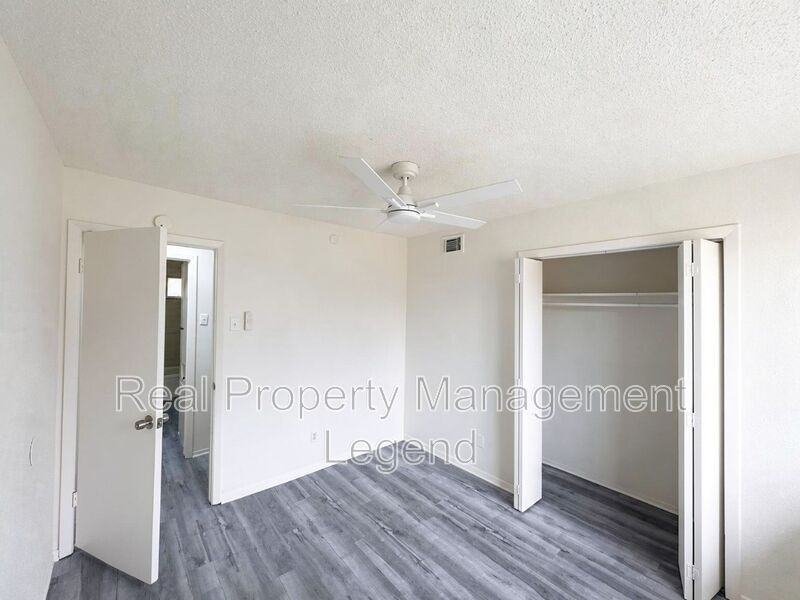 1021 Irene Dr - Photo 4 of 12