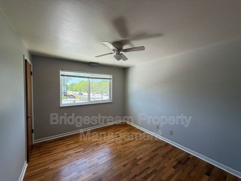 92 W Franklin St #3 - Photo 3 of 6