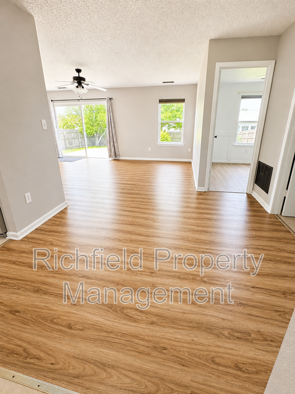 1704 Crimson Ln - Photo 5 of 21