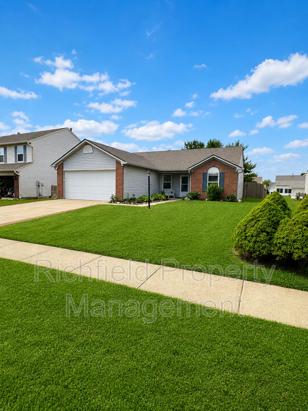 1704 Crimson Ln - Photo 6 of 21